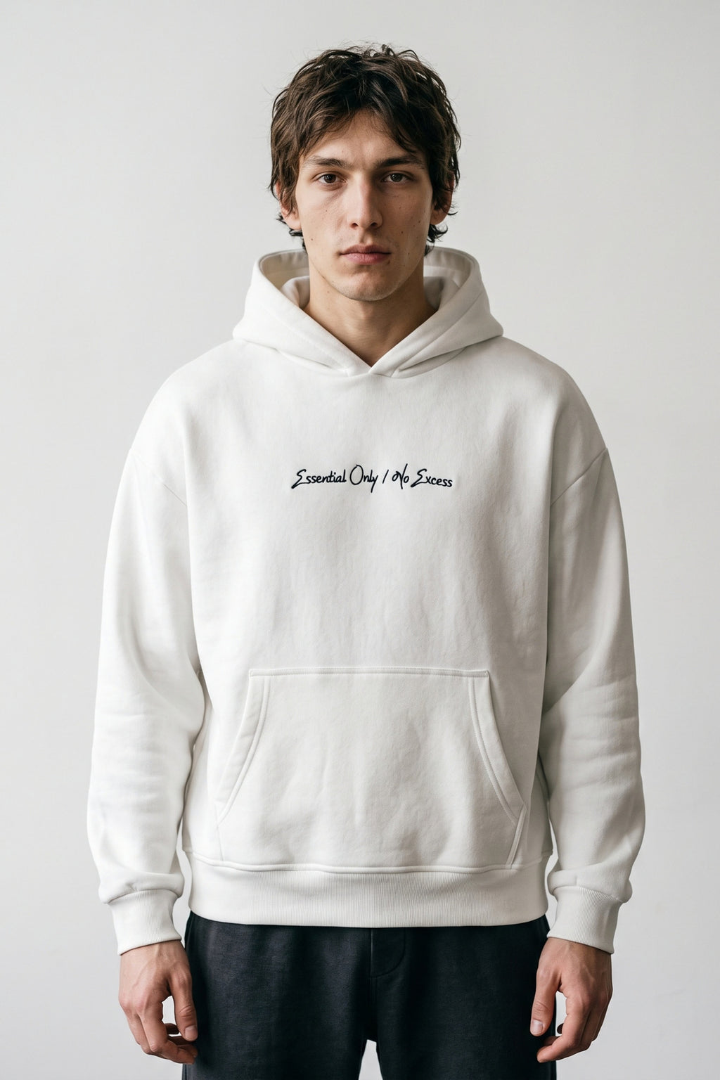 Erkek Essentials Nakışlı Oversize Sweatshirt - beyaz