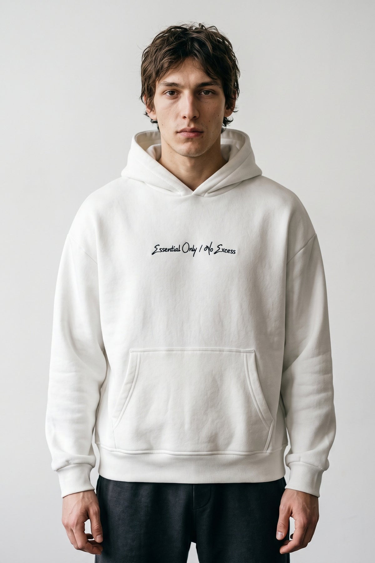 Erkek Essentials Nakışlı Oversize Sweatshirt - beyaz