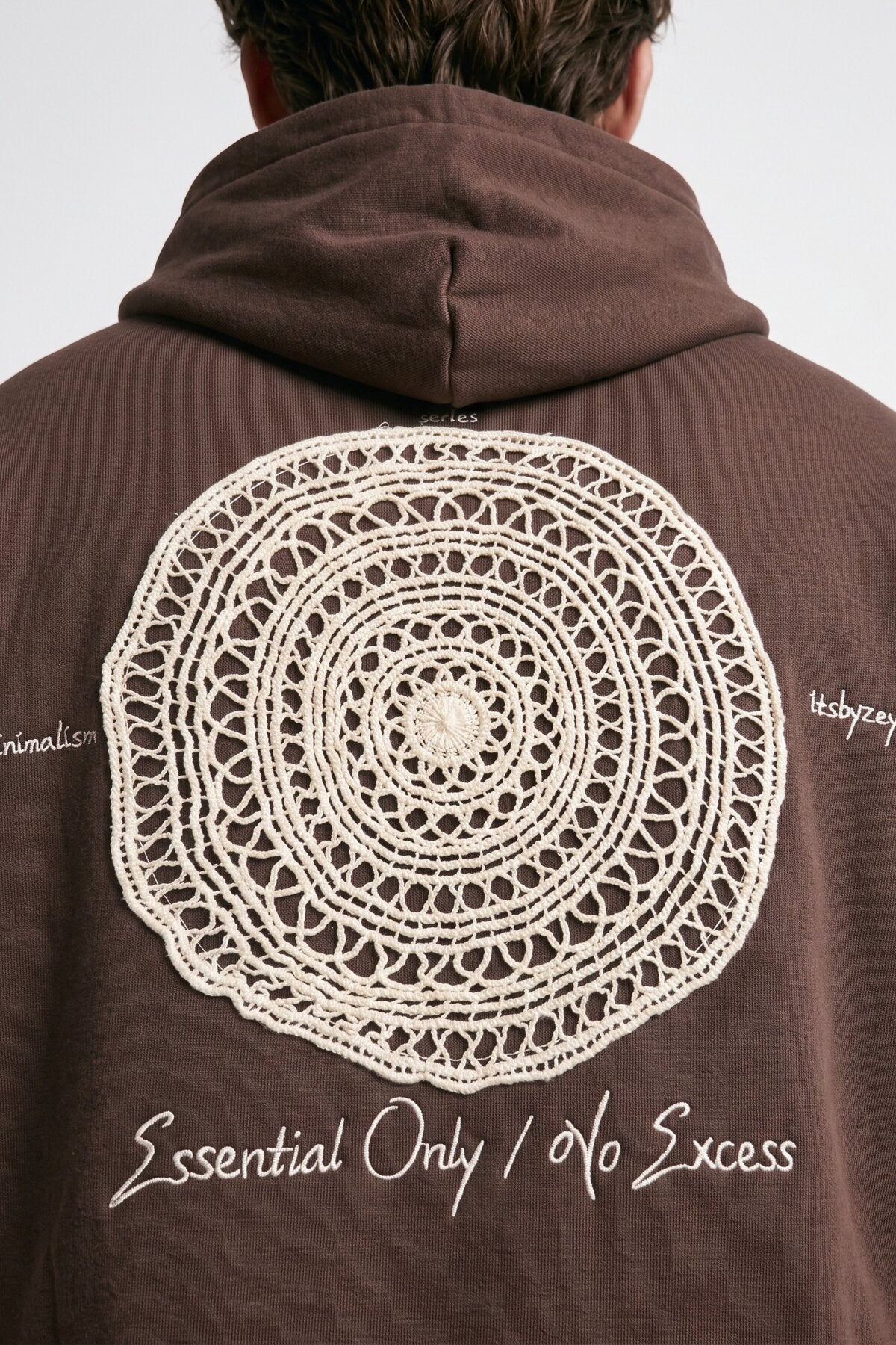 Erkek Essentials Nakışlı Oversize Sweatshirt - kahverengi